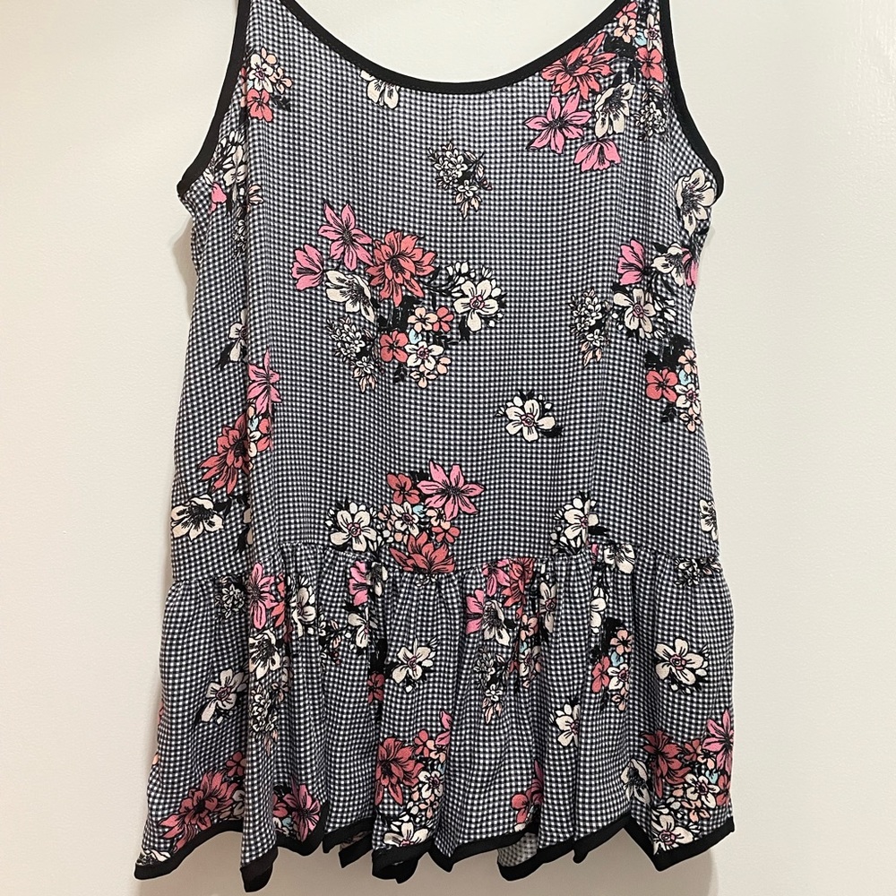 Women’s flowy floral tank top